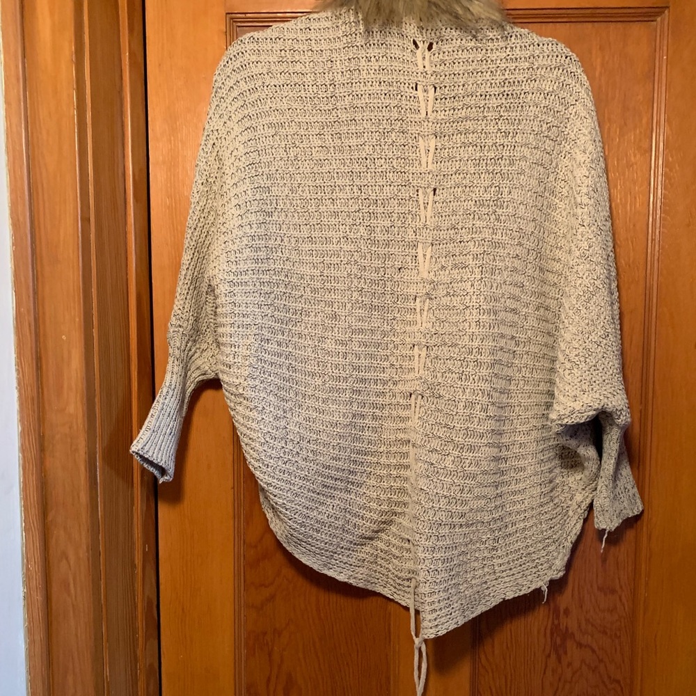 Faux fur wrap - Picture 2 of 3